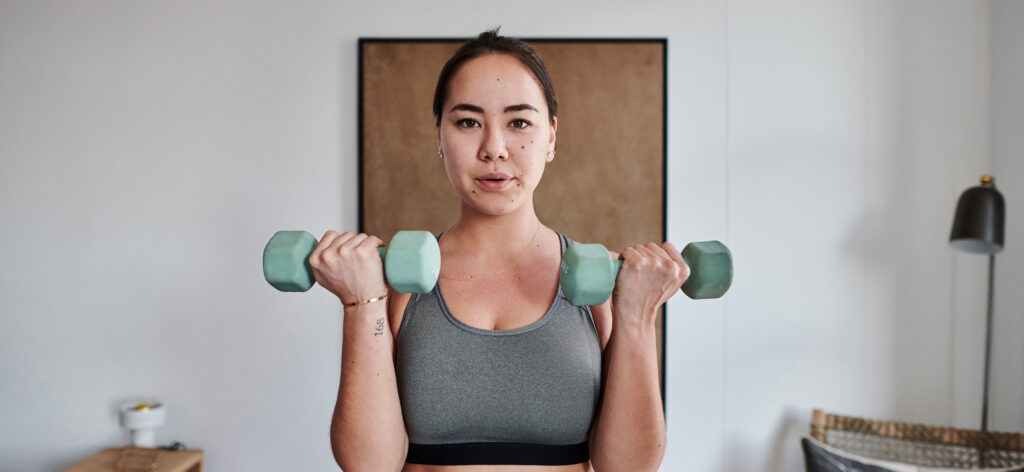 Жиросжигающие упражнения с гантелями